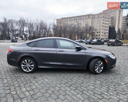 Серый Крайслер 200, объемом двигателя 2.36 л и пробегом 198 тыс. км за 8000 $, фото 4 на Automoto.ua