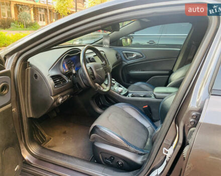 Серый Крайслер 200, объемом двигателя 2.36 л и пробегом 111 тыс. км за 10200 $, фото 45 на Automoto.ua