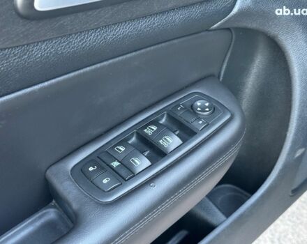 Серый Крайслер 200, объемом двигателя 2.4 л и пробегом 145 тыс. км за 10640 $, фото 14 на Automoto.ua