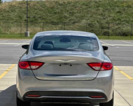 Серый Крайслер 200, объемом двигателя 2.4 л и пробегом 77 тыс. км за 9350 $, фото 6 на Automoto.ua