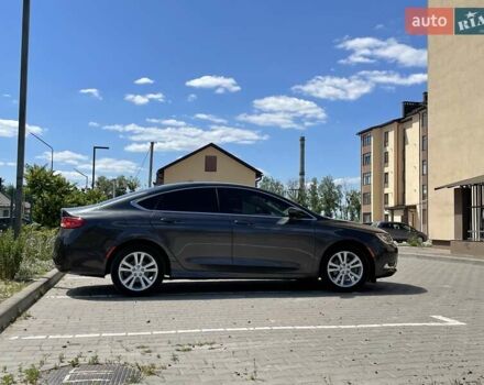 Серый Крайслер 200, объемом двигателя 2.4 л и пробегом 143 тыс. км за 12200 $, фото 5 на Automoto.ua