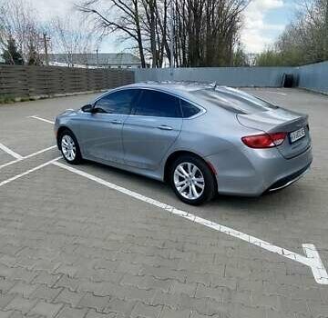 Серый Крайслер 200, объемом двигателя 2.36 л и пробегом 157 тыс. км за 9900 $, фото 4 на Automoto.ua