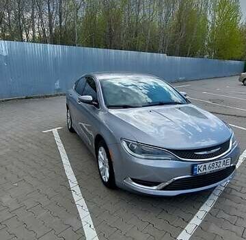 Серый Крайслер 200, объемом двигателя 2.36 л и пробегом 157 тыс. км за 9900 $, фото 2 на Automoto.ua