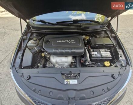 Серый Крайслер 200, объемом двигателя 2.36 л и пробегом 170 тыс. км за 10100 $, фото 3 на Automoto.ua