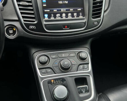 Серый Крайслер 200, объемом двигателя 2.36 л и пробегом 200 тыс. км за 10900 $, фото 22 на Automoto.ua