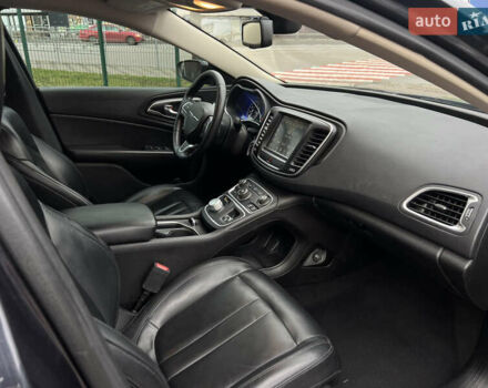 Серый Крайслер 200, объемом двигателя 2.36 л и пробегом 200 тыс. км за 10900 $, фото 26 на Automoto.ua