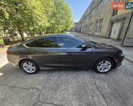 Серый Крайслер 200, объемом двигателя 2.36 л и пробегом 170 тыс. км за 10100 $, фото 7 на Automoto.ua