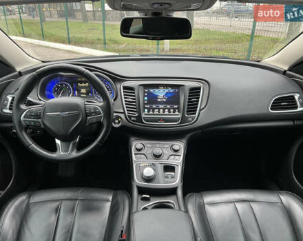 Серый Крайслер 200, объемом двигателя 2.36 л и пробегом 200 тыс. км за 10900 $, фото 32 на Automoto.ua