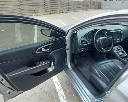 Серый Крайслер 200, объемом двигателя 2.36 л и пробегом 157 тыс. км за 9900 $, фото 12 на Automoto.ua