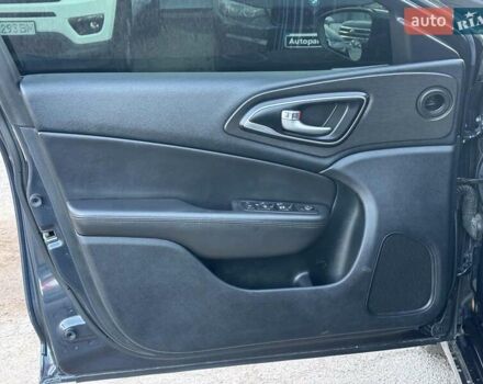 Сірий Крайслер 200, об'ємом двигуна 2.4 л та пробігом 145 тис. км за 10640 $, фото 15 на Automoto.ua