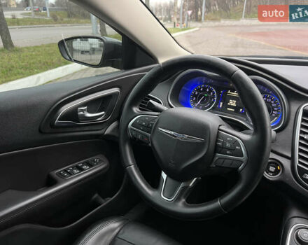 Серый Крайслер 200, объемом двигателя 2.36 л и пробегом 200 тыс. км за 10900 $, фото 30 на Automoto.ua