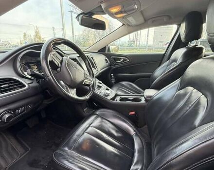 Сірий Крайслер 200, об'ємом двигуна 2.36 л та пробігом 175 тис. км за 8133 $, фото 12 на Automoto.ua