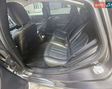 Серый Крайслер 200, объемом двигателя 2.36 л и пробегом 170 тыс. км за 10100 $, фото 2 на Automoto.ua