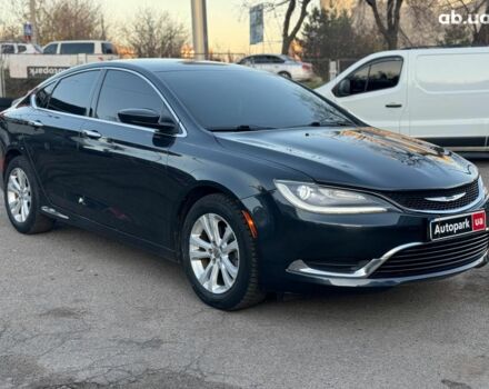 Серый Крайслер 200, объемом двигателя 2.4 л и пробегом 145 тыс. км за 10640 $, фото 2 на Automoto.ua