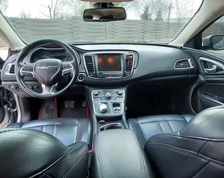 Серый Крайслер 200, объемом двигателя 2.36 л и пробегом 157 тыс. км за 9900 $, фото 9 на Automoto.ua