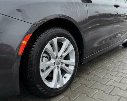 Сірий Крайслер 200, об'ємом двигуна 2.4 л та пробігом 109 тис. км за 11500 $, фото 6 на Automoto.ua