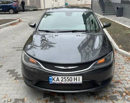 Крайслер 200 2016 у Києві на Automoto.ua Сірий Крайслер 200, об'ємом двигуна 2.36 л та пробігом 187 тис. км за 7800 $, фото 1 на Automoto.ua