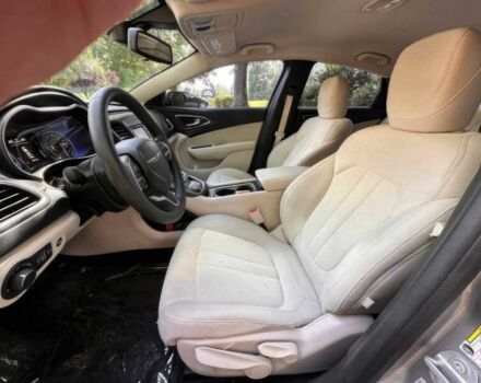 Серый Крайслер 200, объемом двигателя 2.4 л и пробегом 77 тыс. км за 9350 $, фото 8 на Automoto.ua