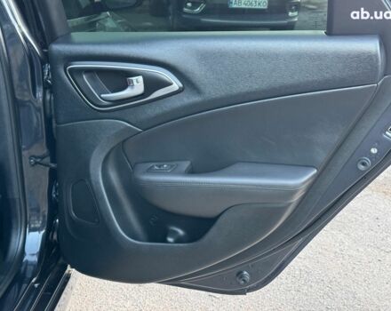 Серый Крайслер 200, объемом двигателя 2.4 л и пробегом 145 тыс. км за 10640 $, фото 21 на Automoto.ua