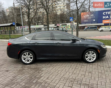 Серый Крайслер 200, объемом двигателя 2.36 л и пробегом 200 тыс. км за 10900 $, фото 3 на Automoto.ua