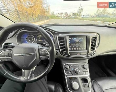 Сірий Крайслер 200, об'ємом двигуна 2.36 л та пробігом 175 тис. км за 8133 $, фото 7 на Automoto.ua