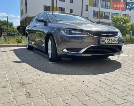 Серый Крайслер 200, объемом двигателя 2.4 л и пробегом 143 тыс. км за 12200 $, фото 4 на Automoto.ua