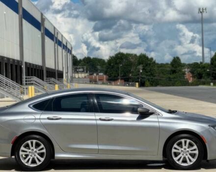 Серый Крайслер 200, объемом двигателя 2.4 л и пробегом 77 тыс. км за 9350 $, фото 3 на Automoto.ua