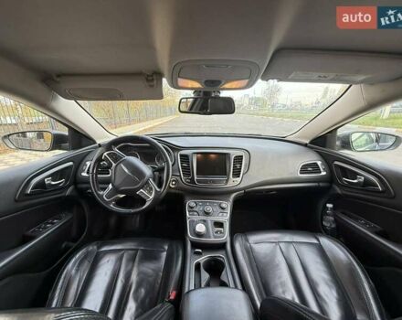 Сірий Крайслер 200, об'ємом двигуна 2.36 л та пробігом 175 тис. км за 8133 $, фото 9 на Automoto.ua