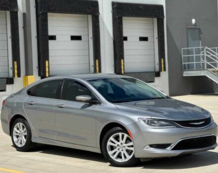 Серый Крайслер 200, объемом двигателя 2.4 л и пробегом 77 тыс. км за 9350 $, фото 2 на Automoto.ua