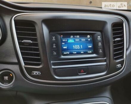 Сірий Крайслер 200, об'ємом двигуна 2.4 л та пробігом 173 тис. км за 9800 $, фото 11 на Automoto.ua