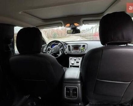 Серый Крайслер 200, объемом двигателя 2.36 л и пробегом 78 тыс. км за 10200 $, фото 4 на Automoto.ua