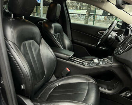 Серый Крайслер 200, объемом двигателя 2.36 л и пробегом 200 тыс. км за 10900 $, фото 25 на Automoto.ua