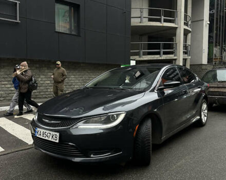 Сірий Крайслер 200, об'ємом двигуна 2.4 л та пробігом 188 тис. км за 10499 $, фото 7 на Automoto.ua