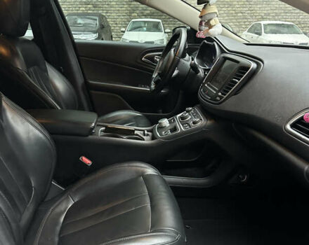 Сірий Крайслер 200, об'ємом двигуна 2.4 л та пробігом 188 тис. км за 10499 $, фото 16 на Automoto.ua