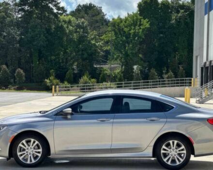 Серый Крайслер 200, объемом двигателя 2.4 л и пробегом 77 тыс. км за 9350 $, фото 4 на Automoto.ua