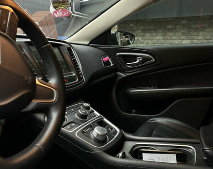 Сірий Крайслер 200, об'ємом двигуна 2.4 л та пробігом 188 тис. км за 10499 $, фото 23 на Automoto.ua