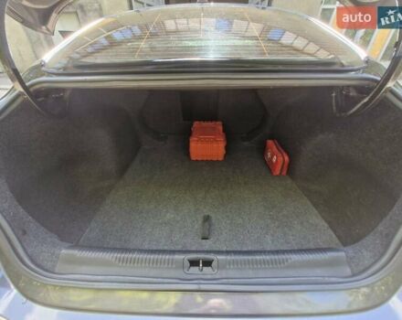 Серый Крайслер 200, объемом двигателя 2.36 л и пробегом 170 тыс. км за 10100 $, фото 4 на Automoto.ua