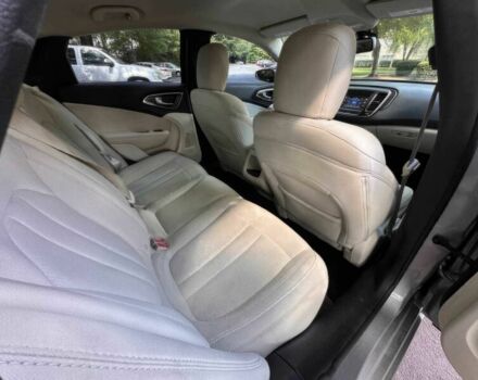 Серый Крайслер 200, объемом двигателя 2.4 л и пробегом 77 тыс. км за 9350 $, фото 11 на Automoto.ua