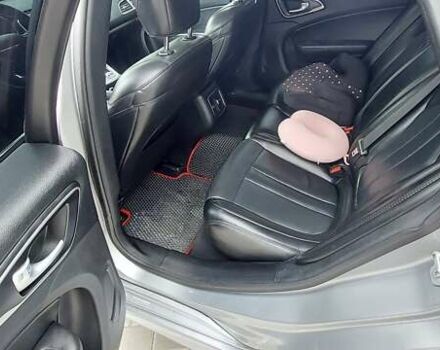 Серый Крайслер 200, объемом двигателя 2.36 л и пробегом 157 тыс. км за 9900 $, фото 11 на Automoto.ua