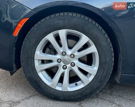 Сірий Крайслер 200, об'ємом двигуна 2.4 л та пробігом 145 тис. км за 10640 $, фото 11 на Automoto.ua