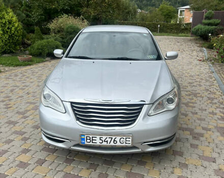 Серый Крайслер 200, объемом двигателя 2.4 л и пробегом 145 тыс. км за 6800 $, фото 1 на Automoto.ua