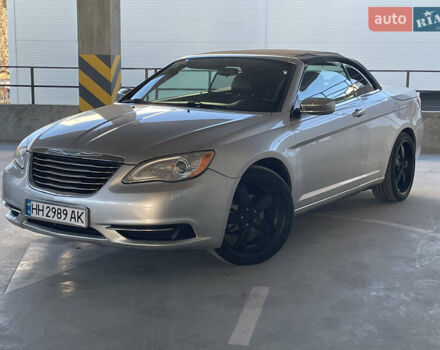 Серый Крайслер 200, объемом двигателя 2.4 л и пробегом 152 тыс. км за 9500 $, фото 1 на Automoto.ua