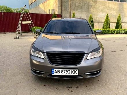 Сірий Крайслер 200, об'ємом двигуна 2.4 л та пробігом 300 тис. км за 6200 $, фото 1 на Automoto.ua