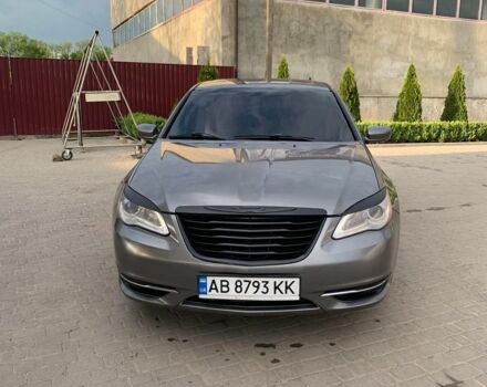 Сірий Крайслер 200, об'ємом двигуна 2.36 л та пробігом 320 тис. км за 6200 $, фото 1 на Automoto.ua