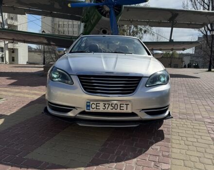 Серый Крайслер 200, объемом двигателя 2.4 л и пробегом 125 тыс. км за 11000 $, фото 1 на Automoto.ua