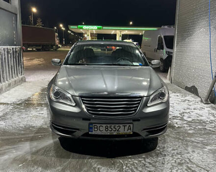Серый Крайслер 200, объемом двигателя 2.36 л и пробегом 240 тыс. км за 7250 $, фото 1 на Automoto.ua