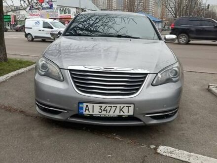 Серый Крайслер 200, объемом двигателя 3.61 л и пробегом 276 тыс. км за 6800 $, фото 1 на Automoto.ua