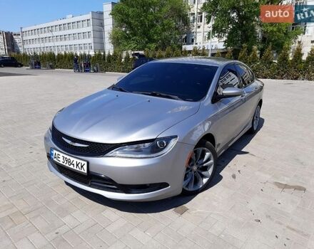 Серый Крайслер 200, объемом двигателя 2.36 л и пробегом 184 тыс. км за 9500 $, фото 1 на Automoto.ua