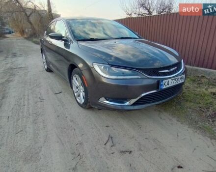 Сірий Крайслер 200, об'ємом двигуна 2.4 л та пробігом 325 тис. км за 6800 $, фото 1 на Automoto.ua