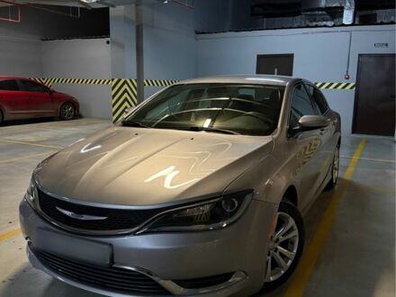 Серый Крайслер 200, объемом двигателя 2.4 л и пробегом 123 тыс. км за 10200 $, фото 1 на Automoto.ua